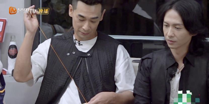 布瑞吉|《披荆斩棘的哥哥》绝活交流大会，陈小春剪发但没完全剪笑翻众人