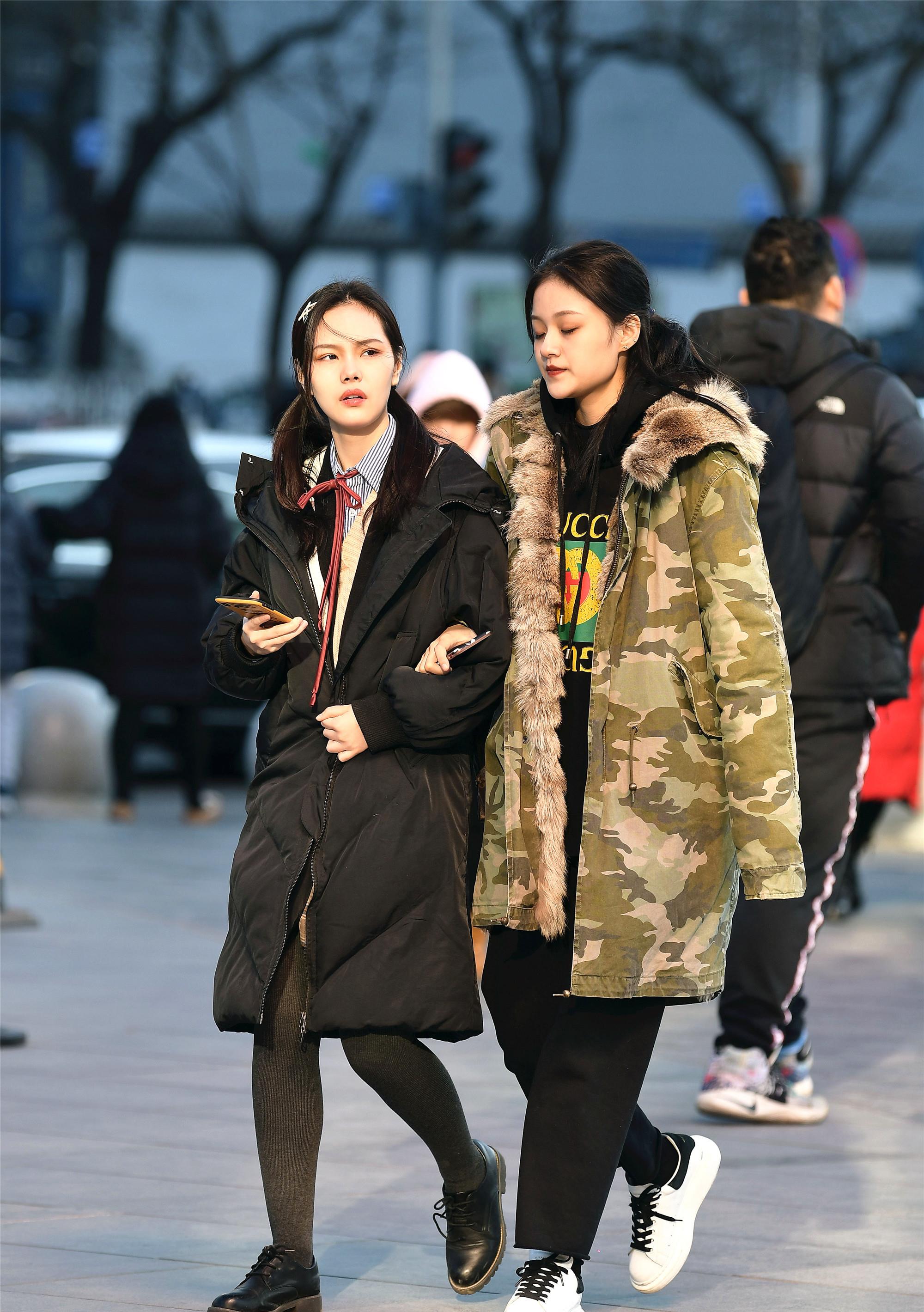 身材|冬天依旧有逛街的热情，特别是约上闺蜜