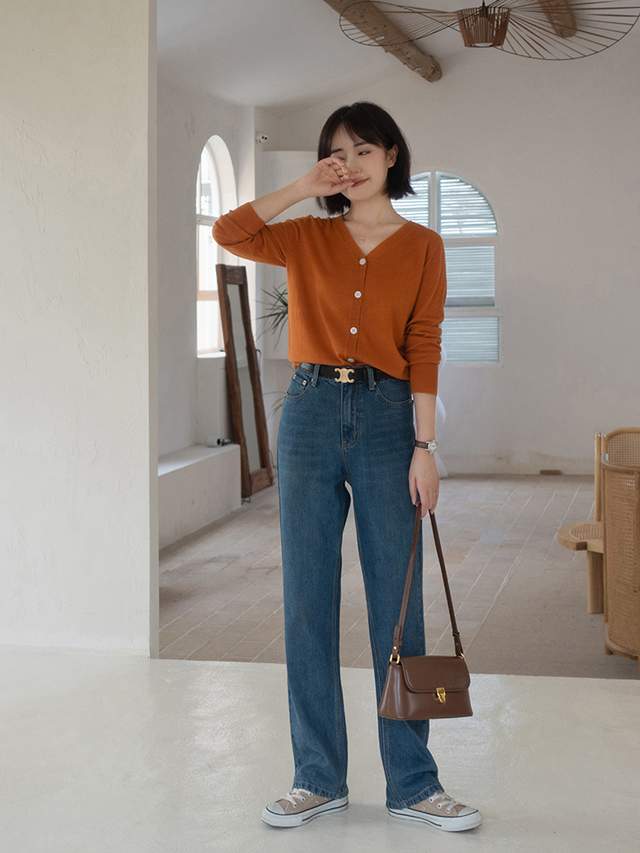 显得|秋季，针织衫怎么穿才高级？搭配半身裙或牛仔裤优雅洋气，超好看