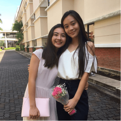 超越|李连杰女儿衣品不错,长相气质都不差,但感觉还是没超越妈妈利智