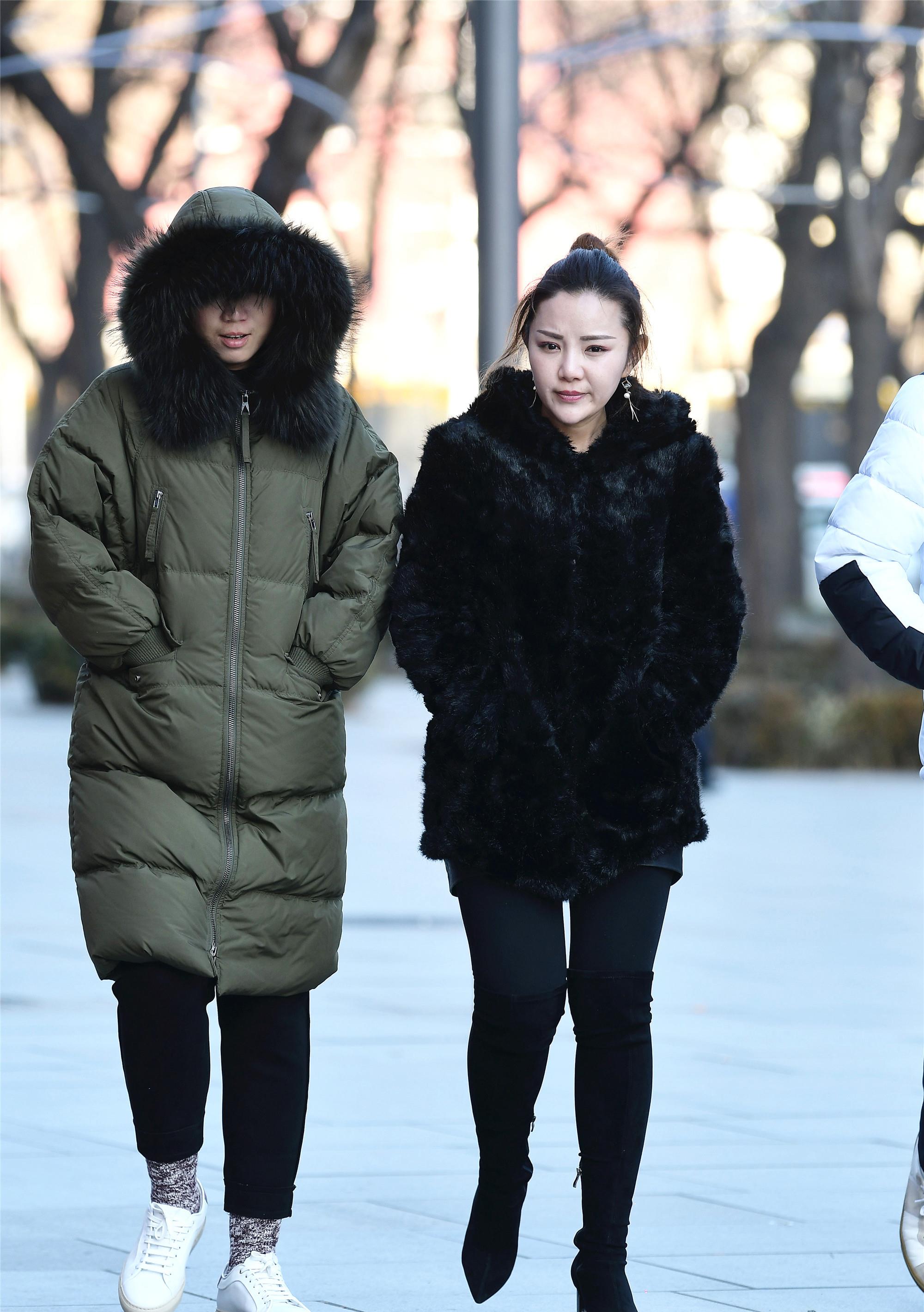 身材|冬天依旧有逛街的热情，特别是约上闺蜜