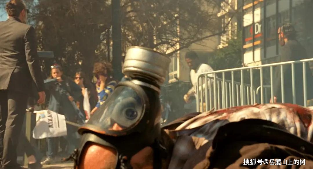 政治|《厄运假期》错误时间错误地点的bug故事