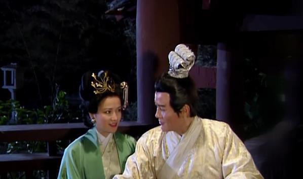 老三国周瑜和袁绍 ee5fb8817ae14124a404785eabc1d3ee.jpeg