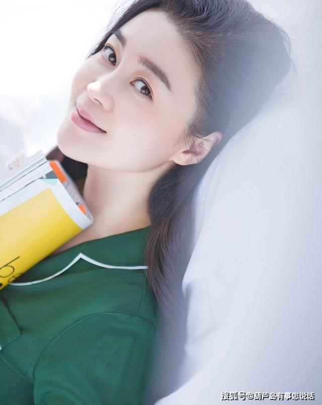 唐艺兮在乡村爱情中饰演小李老师,30岁了给人的感觉还是美如少女