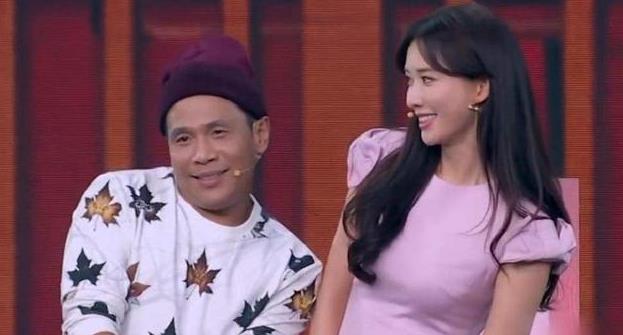 舞台|第一次上春晚就忘词，为拖延时间，瞎编了一句台词却火遍全国