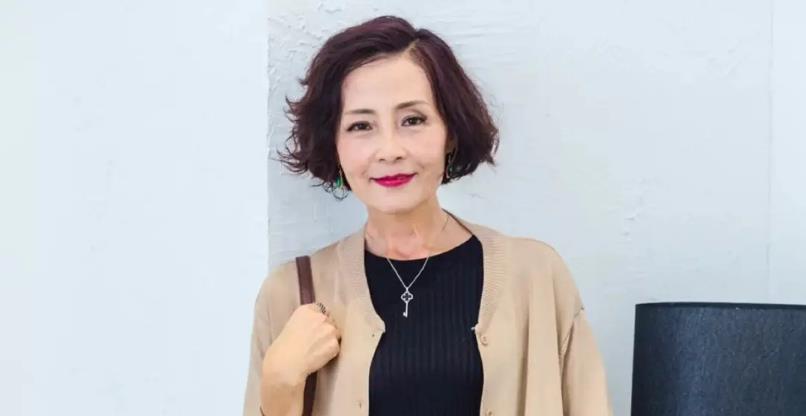 发型|五六十岁的女人，过年烫发建议选这三款发型，时髦减龄又好打理