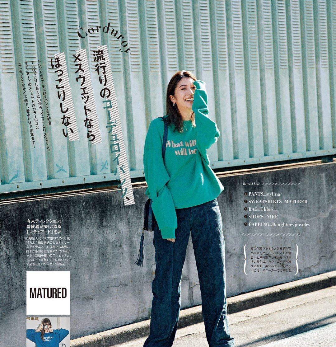 黑色|女人到了四十岁，应该多关注这三种舒服百搭的鞋子，时髦又显腿长