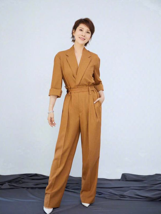 海清|气质型女人更适合“同色系”穿搭，优雅又高级，看宋佳海清就知道