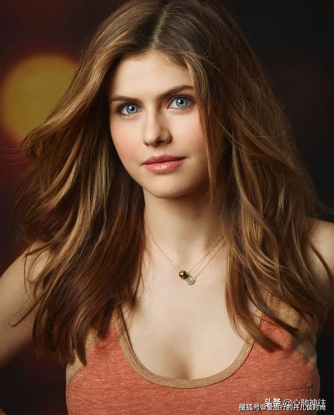 黑色|她能一眼望穿你灵魂深处,任何穿搭在她身材和眼神面前都黯然失色