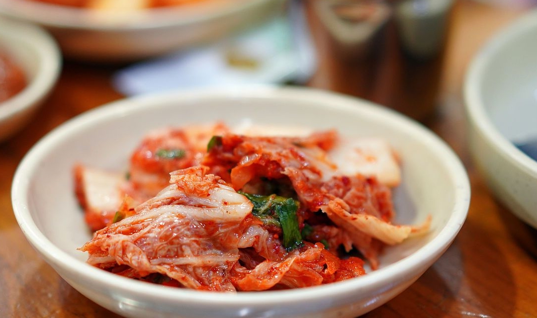 功效|不想与肾结石“纠缠不休”?做2事,吃2物,排出结石,肾或感激你