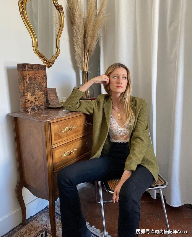 经典|多少个秋天过去了，法国姑娘依旧只爱这3款西装外套，太气质了