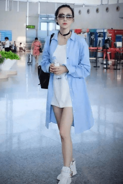 黑色|韩雪够狠!连“半袜半鞋”都敢穿出门,普通人真不敢尝试!