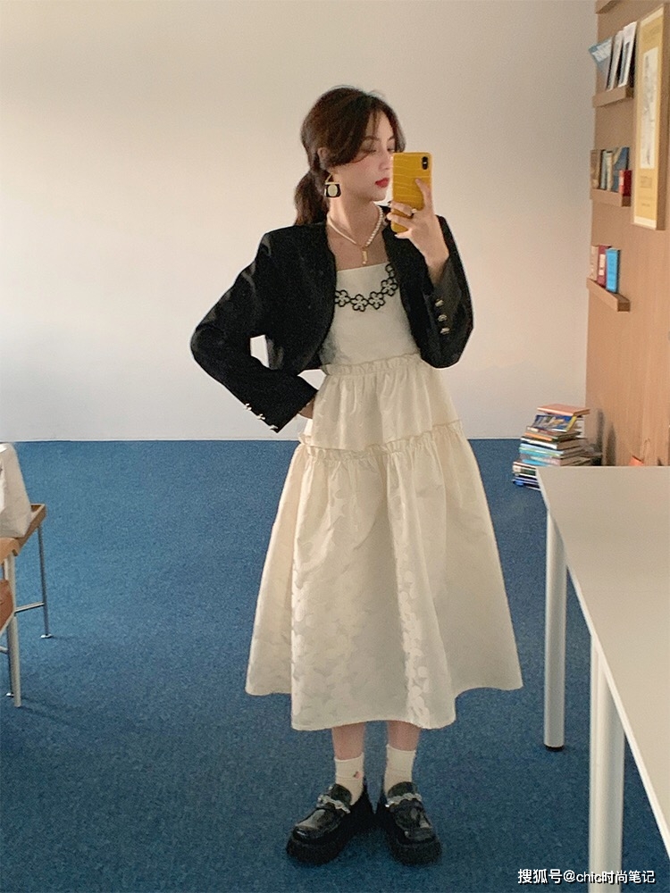 女孩子|刘亦菲的逛街状态，廓形西装加墨镜，帅气比仙气还逼人