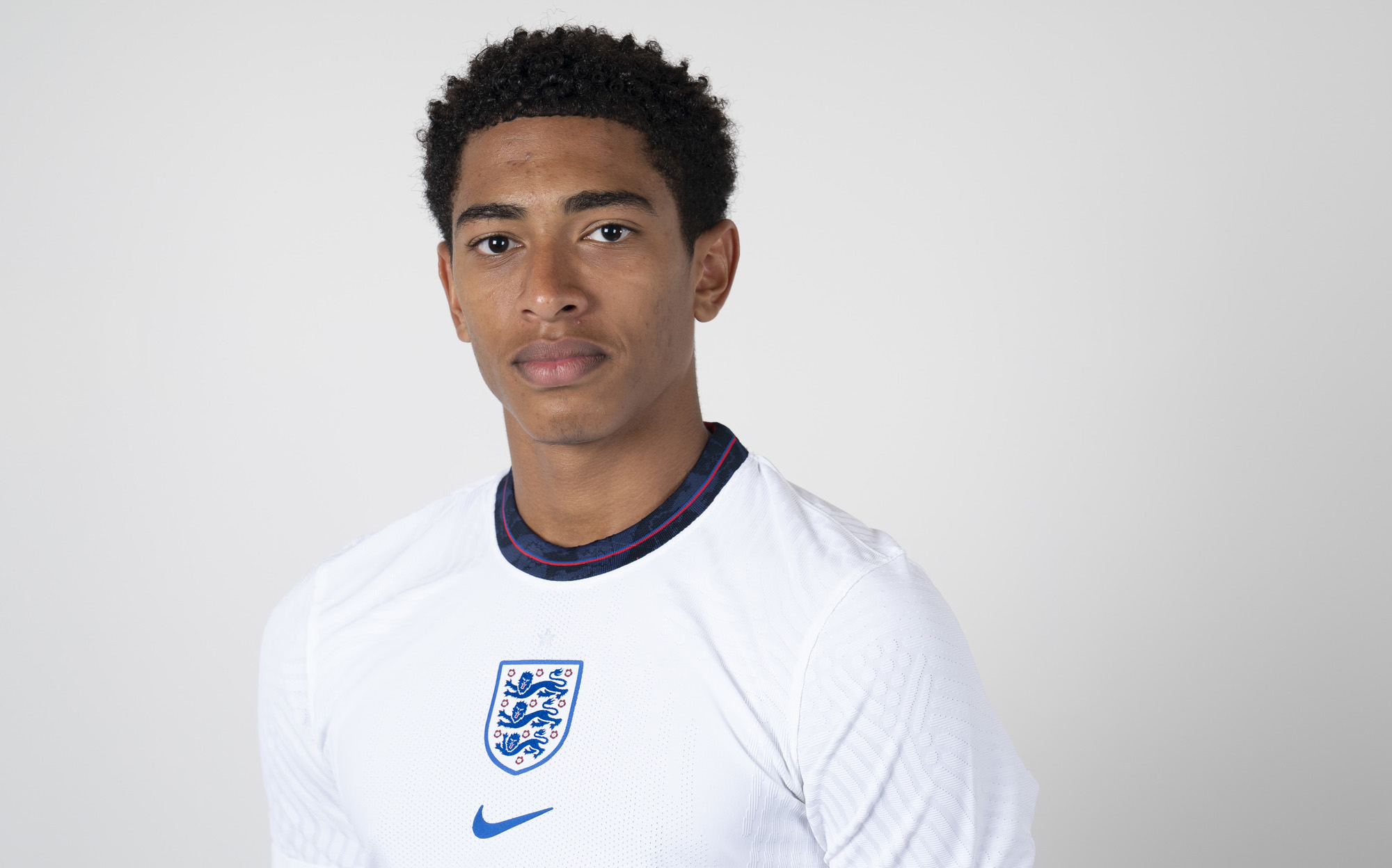 18岁英格兰小将闪耀欧洲被认为将打破转会费纪录曾与曼联擦肩