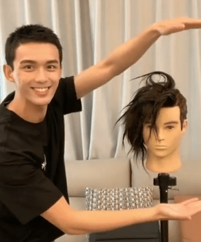 评价|吴磊直播秀发艺,模特头发被剪秃,外形被侯明昊评价为“狗啃”