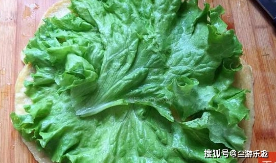 做法|土豆配鸡蛋,营养更全面,这样的早餐饼好吃又好做,10分钟上桌