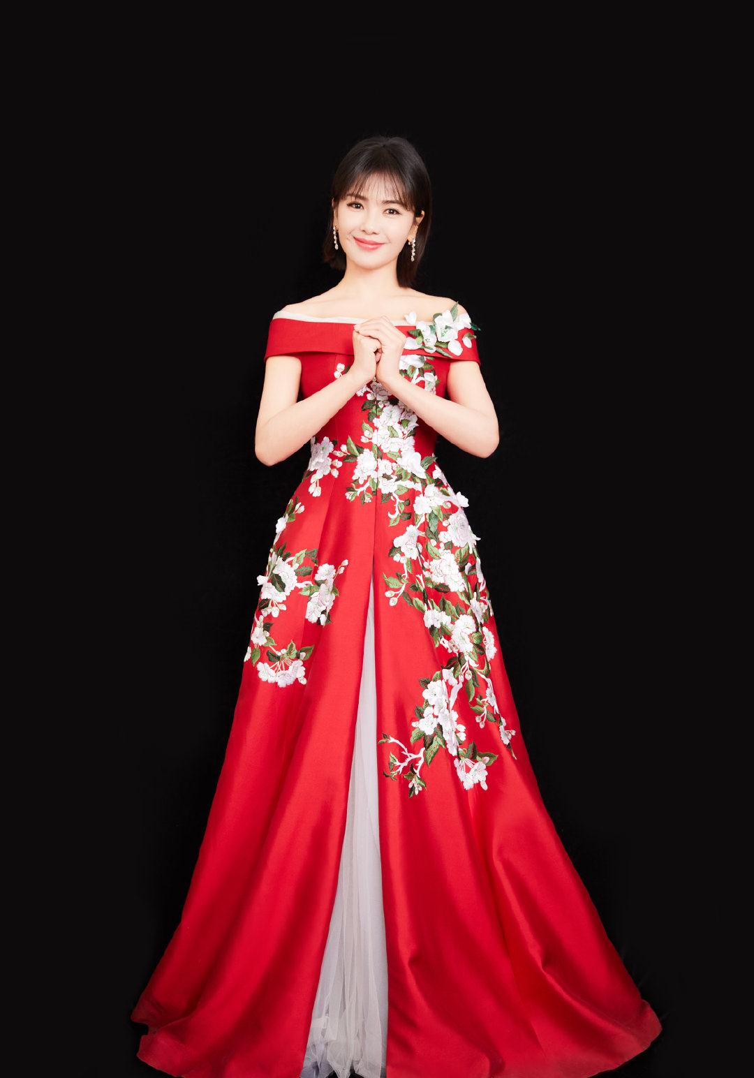 女士|刘涛剪短发太美了，穿星空裙风采不减当年，41岁看着像20岁