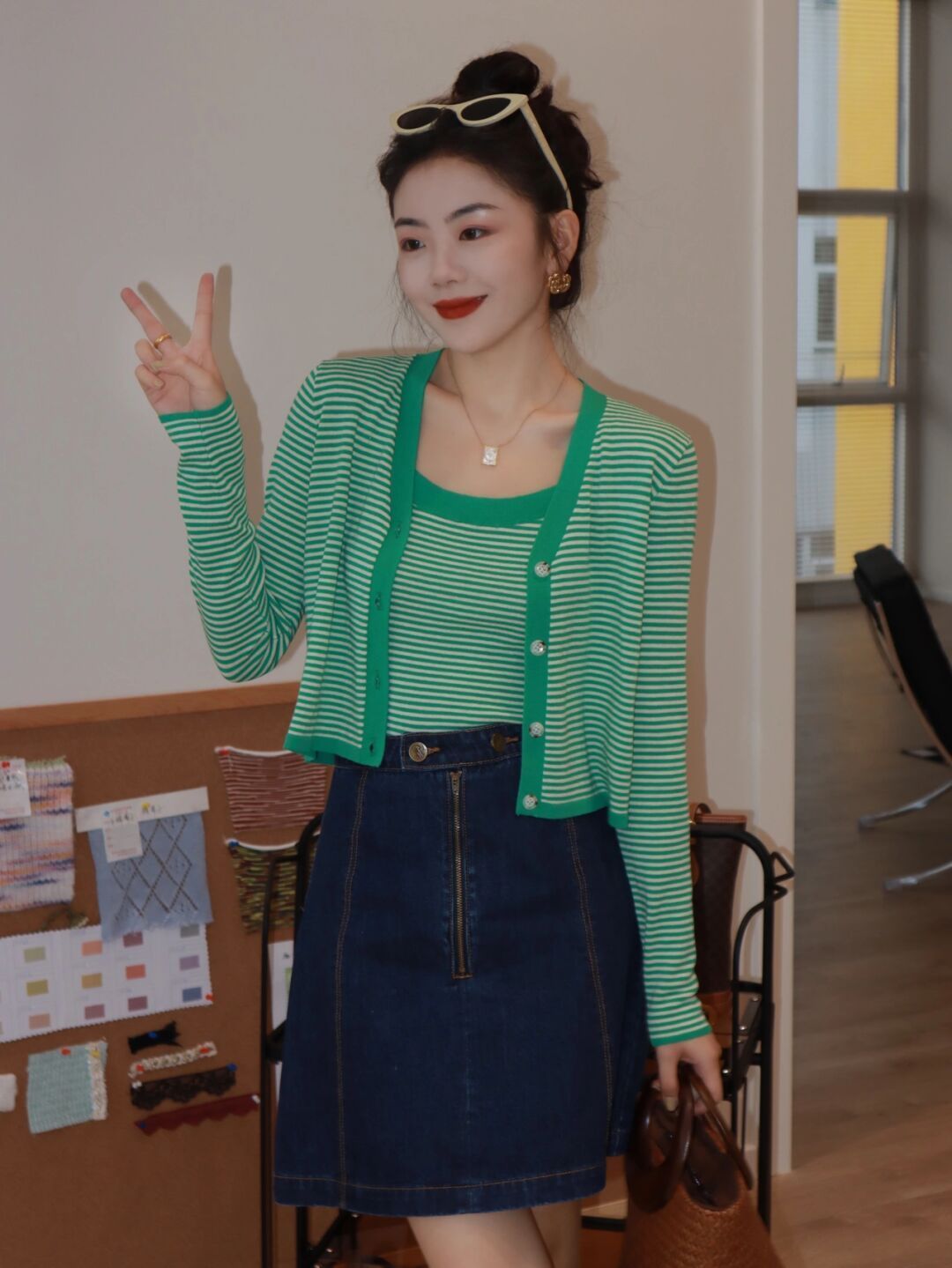 条纹|秋天,这样穿“条纹衫”才高级洋气,搭配牛仔裤舒适日常又减龄