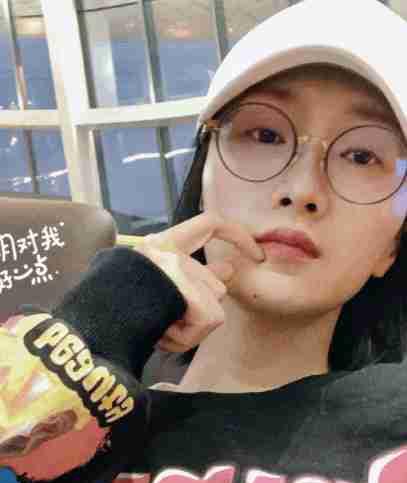 肖涵|有种“整容”叫十年后的慕容云朵，戴上眼镜那一刻，是心动啊