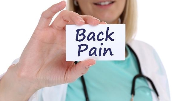 热水袋|出现腰痛怎么办？这3个方法或能缓解，试试吧