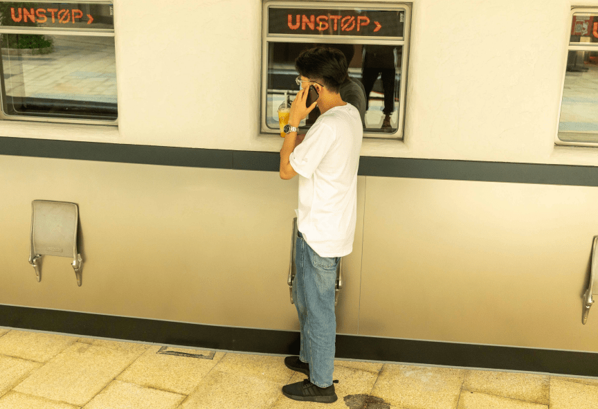 余文乐|余文乐太会穿了,一件白T直接man爆,男人都应该学学他的穿搭