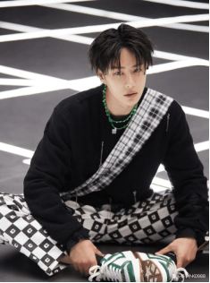 企业|这就是街舞开播,王一博的热搜一波接一波,有点没办法太出彩了!