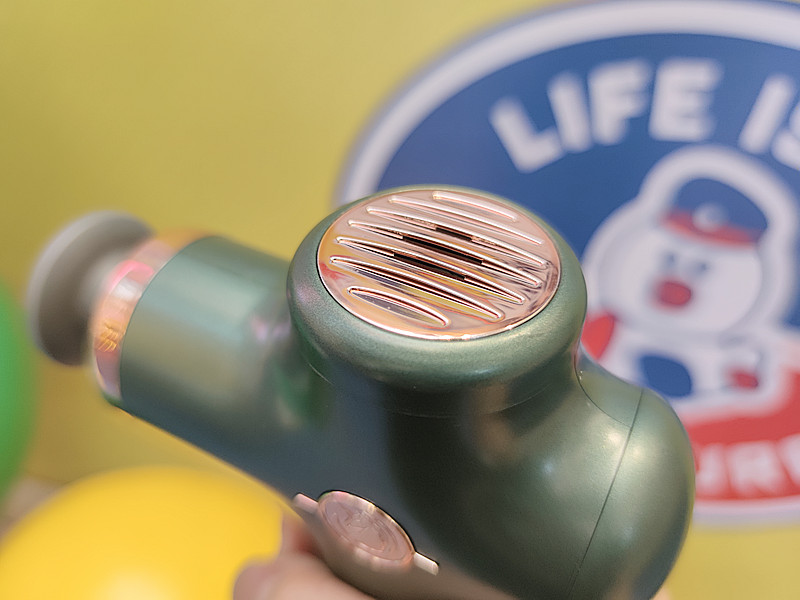 必备|随身按摩必备，华为智慧生态，野小兽X华为随身筋膜枪Monica体验