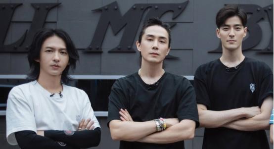 舞台|林志炫从两米高台坠落,观众心疼,可他的反应好敬业