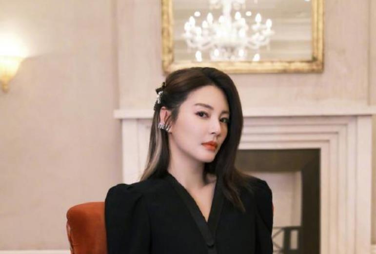 节目组|张雨绮李柄熹录制中途关麦，不接电话，导演气道：计划全被打乱