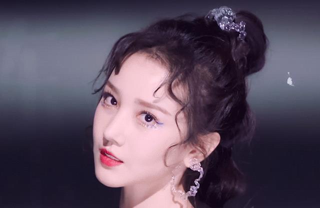 得利者|《浪姐2》得利者不是那英，也不是容祖儿，而是持美行凶的她