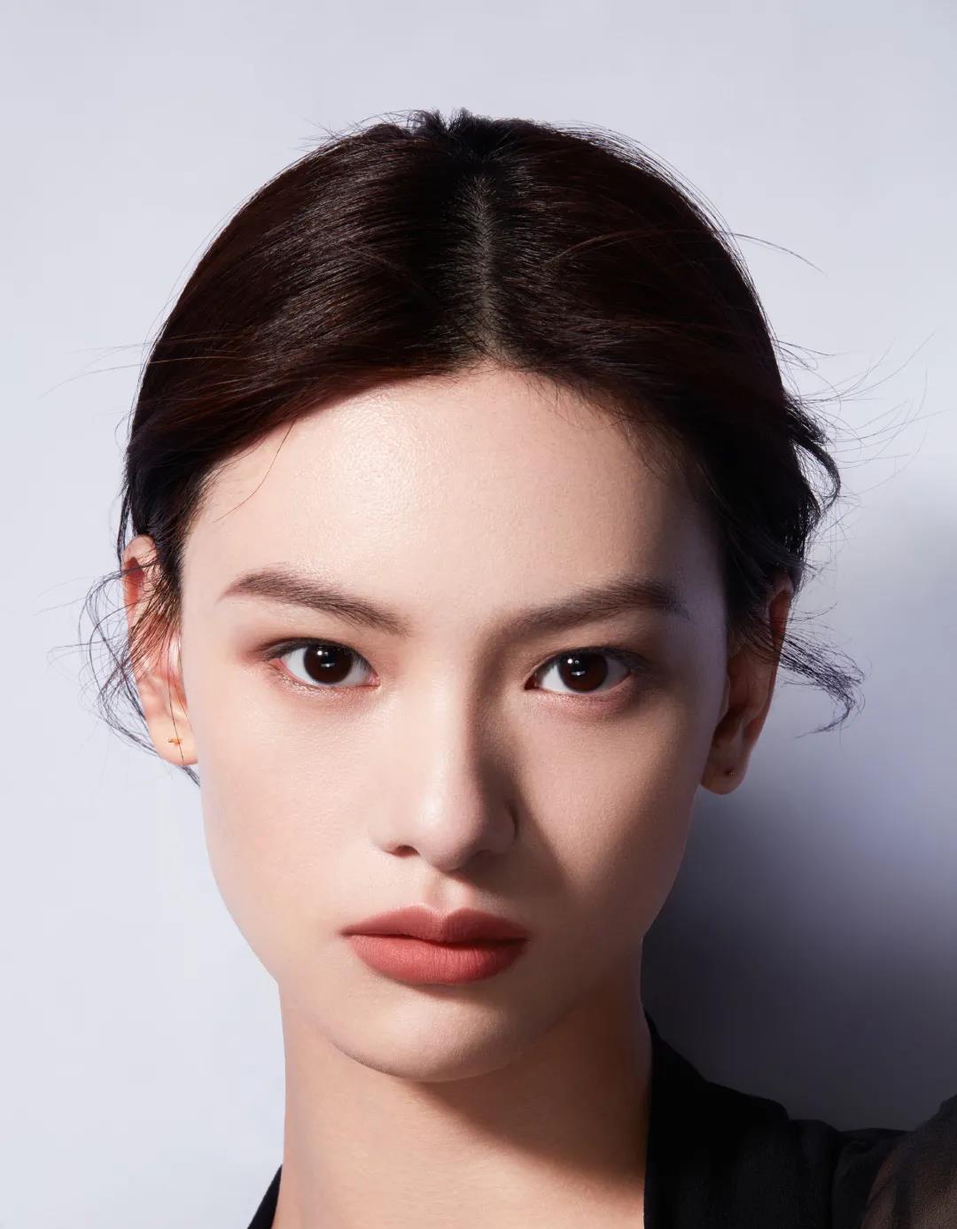 标准2021美女标准又变了，厚唇大嘴也能美出天际，真是太赞了