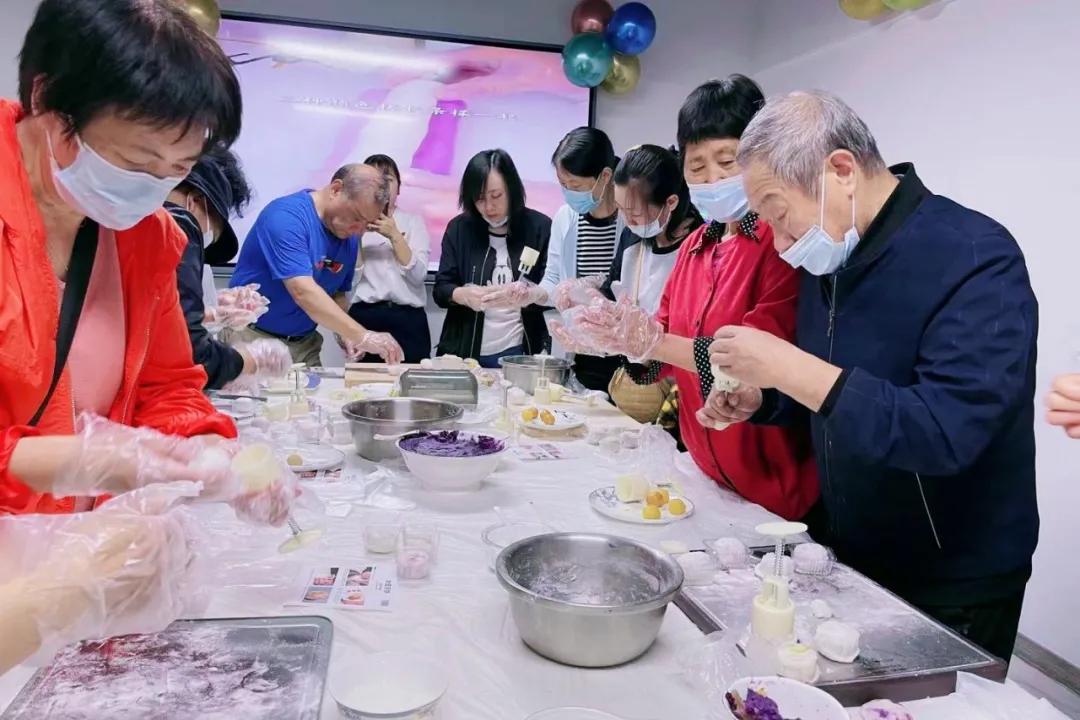 节日|吃月饼、做灯笼……航天基地这样欢度中秋佳节！