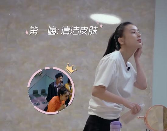 黄圣依37岁黄圣依素颜美到“心儿颤”！她推荐的护肤好物，张韶涵也说好