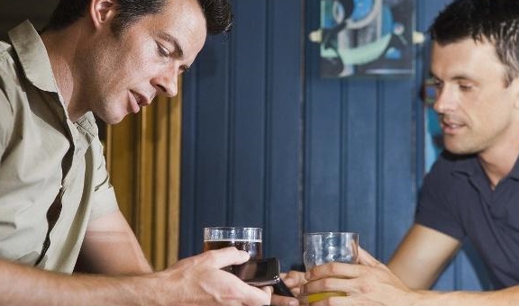 因为|男人晨起的三个坏习惯,或许比喝酒还伤肝,很多人明知故犯