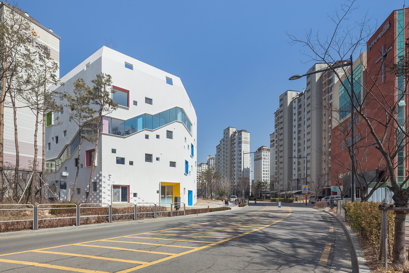 设计|幼儿园设计：看光和色彩在幼儿园设计里施展魔法