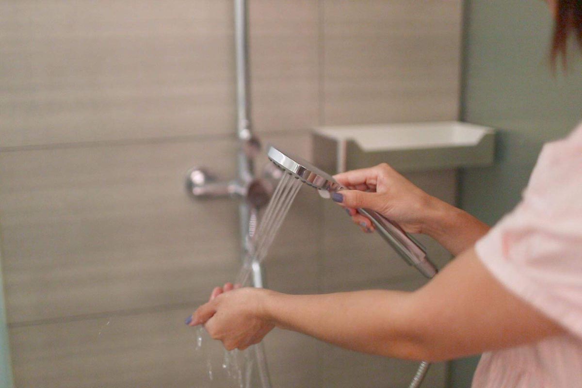 洗头|42天月子期，别向家里的老人妥协这三件事，“伪科学”对恢复不利