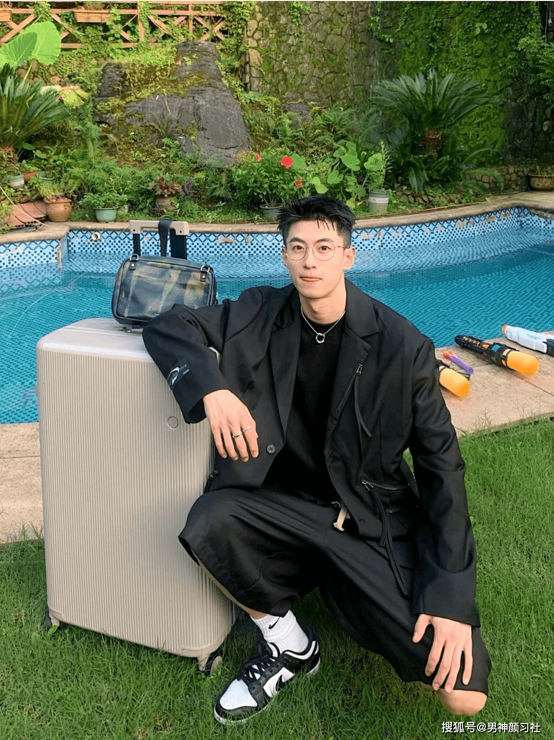 设计|男人穿搭的品味主要是看搭配和想法,而非一味地追求品牌?