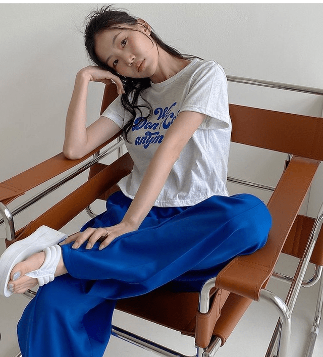 饱和度 不是所有蓝色都叫克莱因蓝！高饱和度却不显黑，难怪得到潮人喜爱？