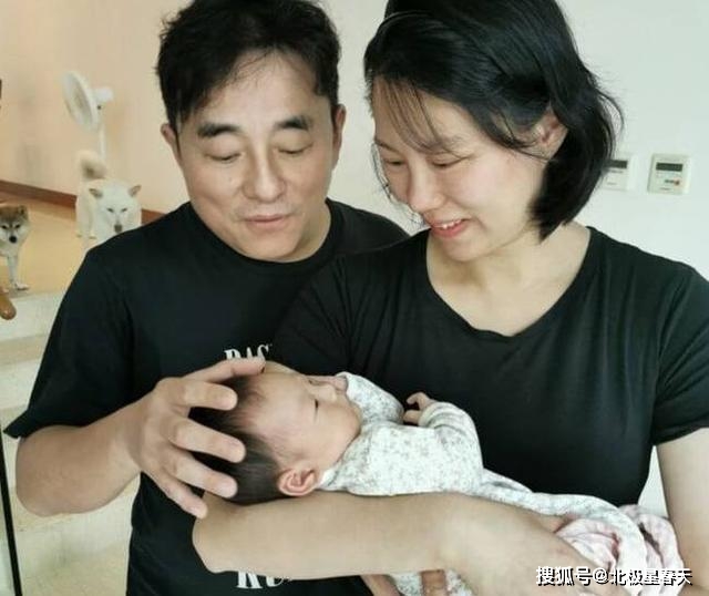 "软饭王"吕方:与郑裕玲相恋16年终分手,57岁娶富商老婆老来得女