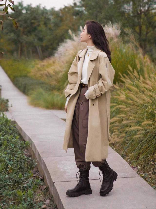西裤 适合30岁女人的日常通勤风穿搭,简约大方有气质,普通人穿也好看
