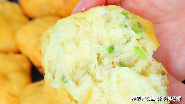 葱花|早餐不用出去买,一碗面粉加2鸡蛋,营养丰富味道好,2分钟出锅