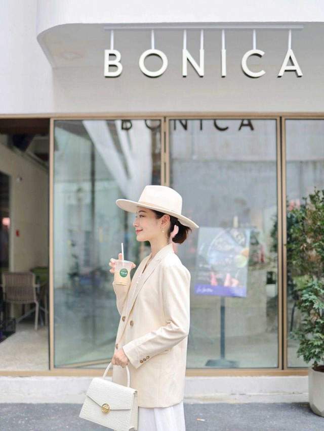 西裤 适合30岁女人的日常通勤风穿搭,简约大方有气质,普通人穿也好看