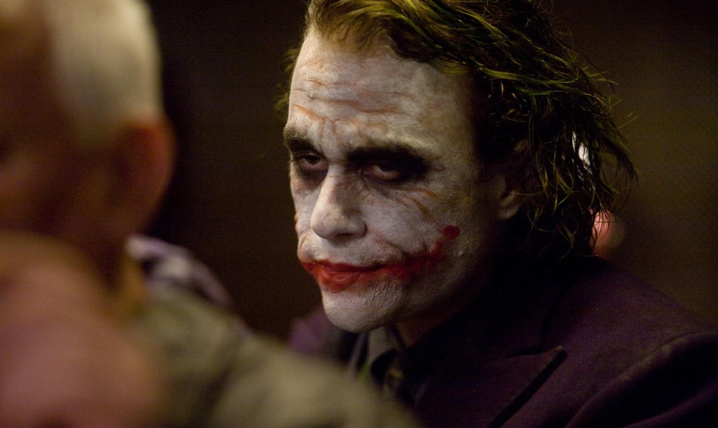 计划|希斯·莱杰为何被封神,深度解读《黑暗骑士》中的小丑