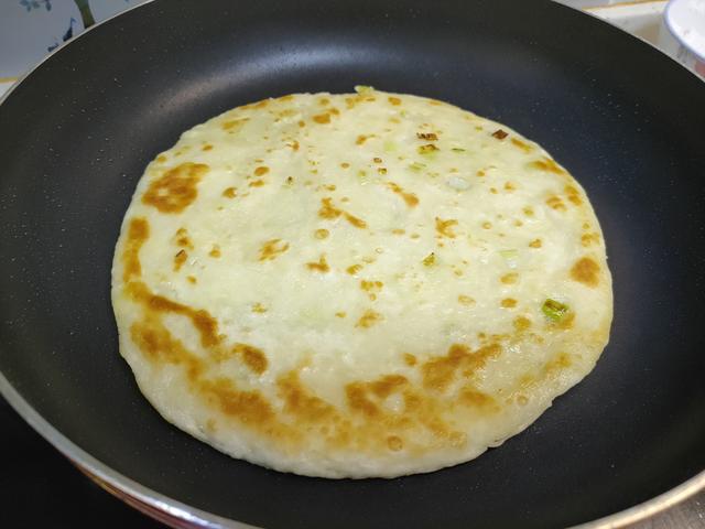 平底锅烙饼的做法 dc08f8c70e9a434192efdeb2fbea24c8.jpeg