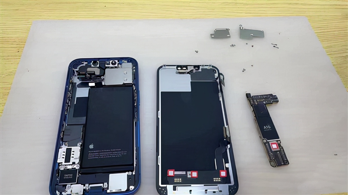 秘密|iPhone 13真机全球首拆！小刘海大电池的秘密彻底揭晓