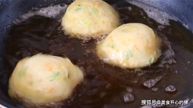 做法|家常版早餐做法，勺子简单一做，入口酥软，营养又好吃