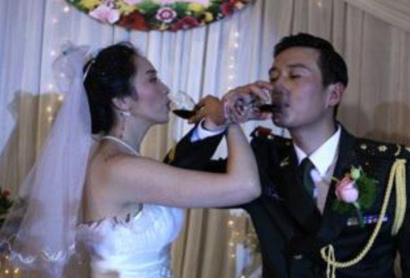 寸心|演“父女”出名变成夫妻，相差10岁隐婚8年，夫妻恩爱羡煞旁人