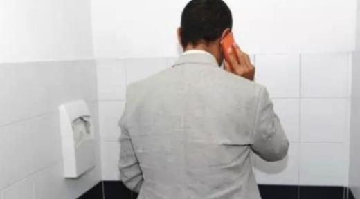 因为|男性晨起后的3个坏习惯，会逐渐掏空你的身体，比喝酒后果还严重