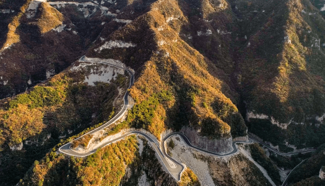 太行天路景如画