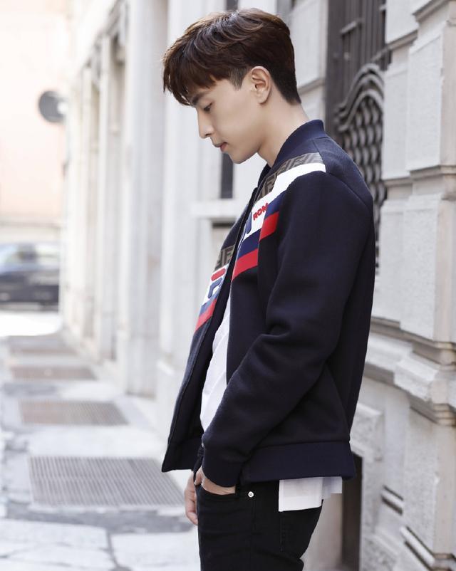 整体 邓伦丑帅？看了这组最新时尚大片后，你会发现他其实还是高冷帅